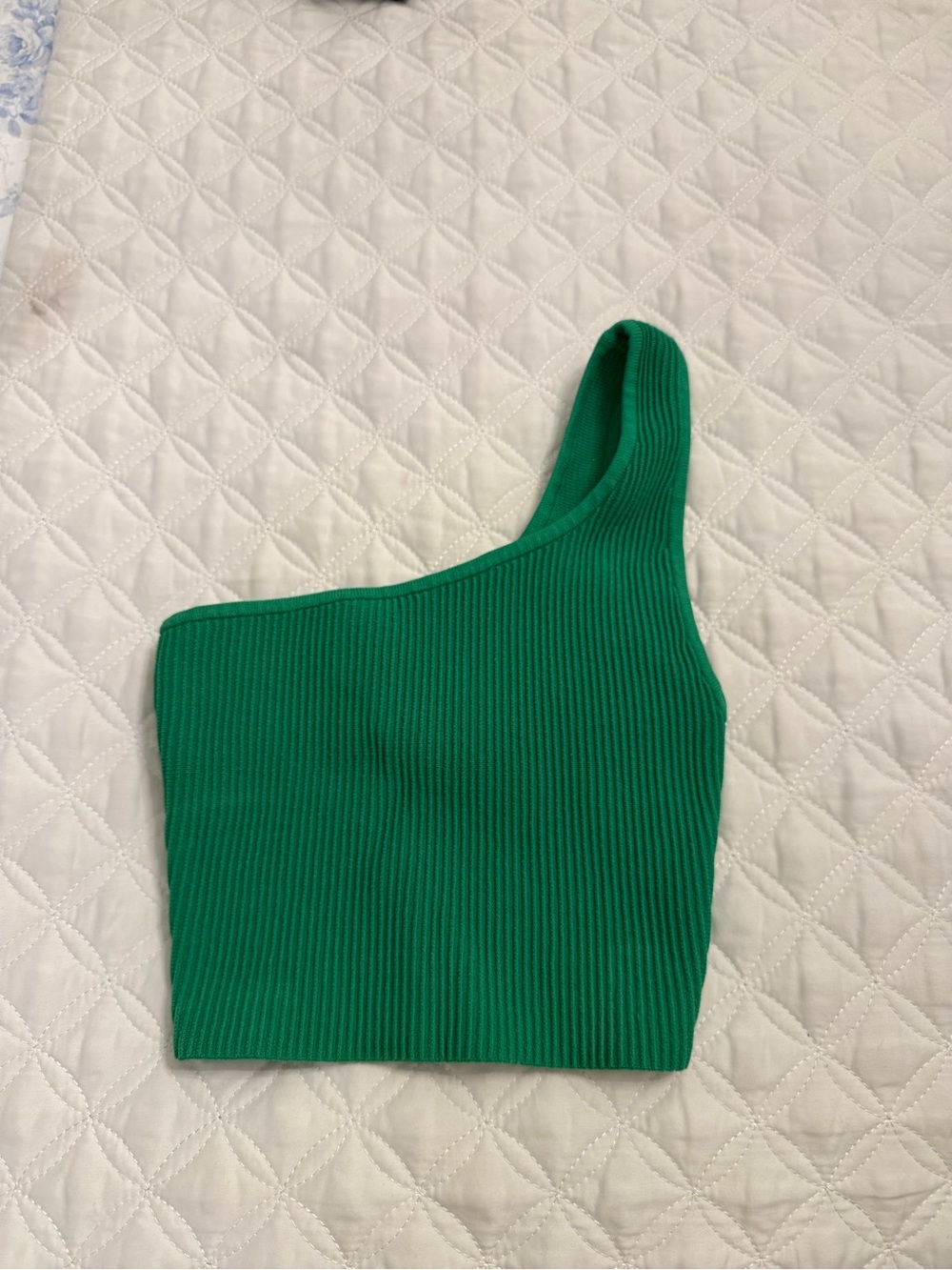 Aritzia One-Shoulder Ribbed Crop Top in Emerald Green